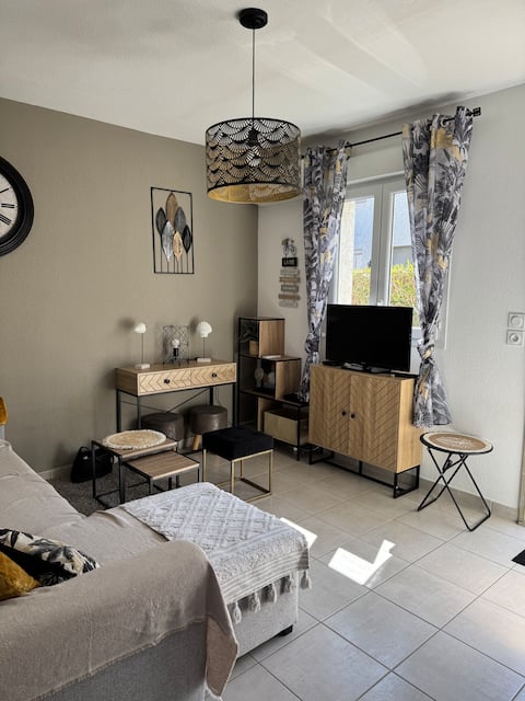 New air-conditioned mini-villa, Wi-Fi
Beach pool