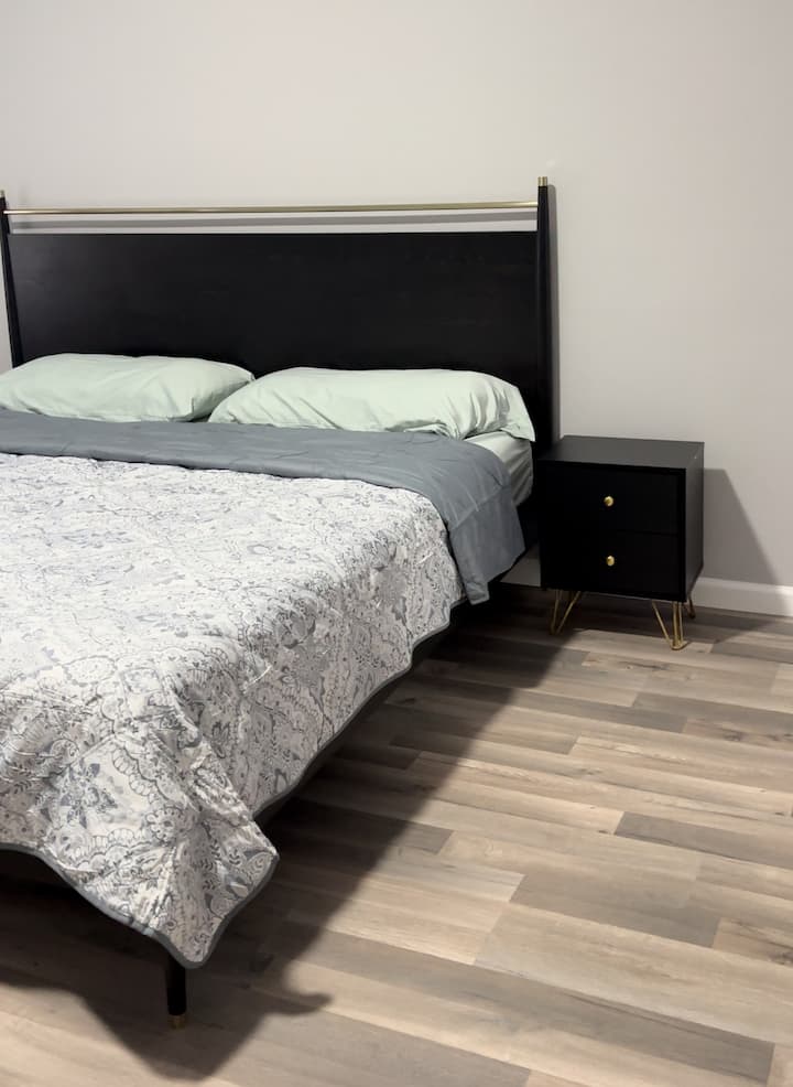 Schlafzimmer 1