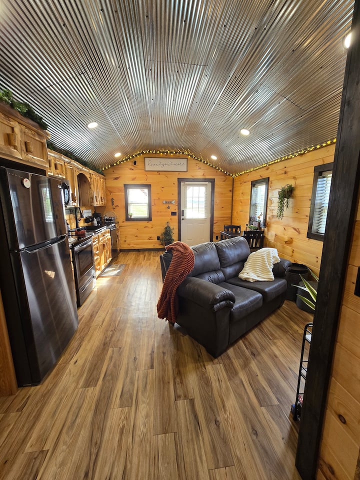 Keehn Hideaway-hot Tub/king Bed/horses/secluded! - Kentucky