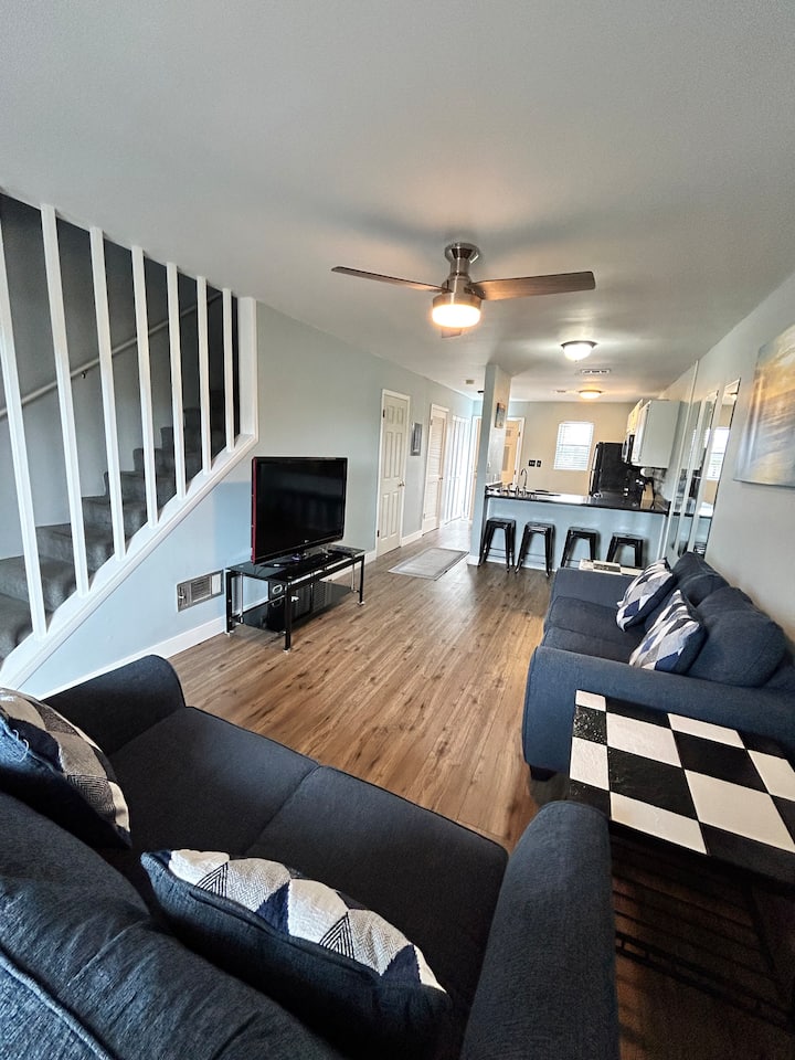 A Very Spacious 2 Story Condo - Okaloosa Island, FL