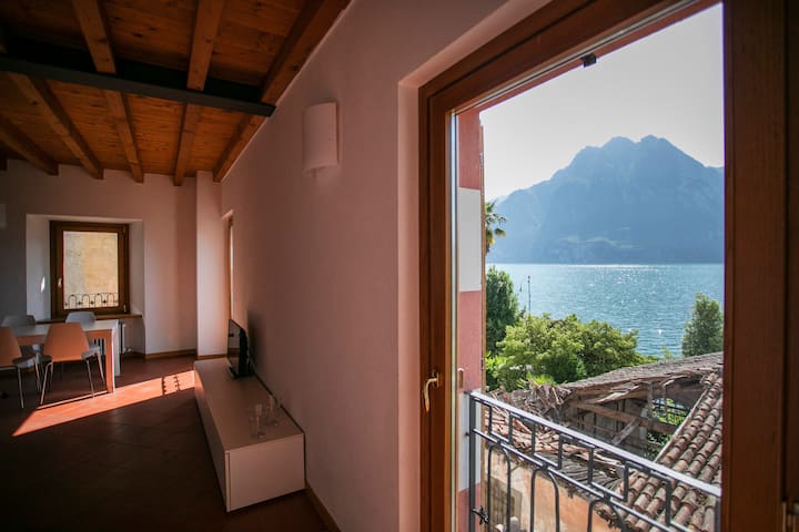 IseoLakeRental – Casa del Pescatore 2° piano