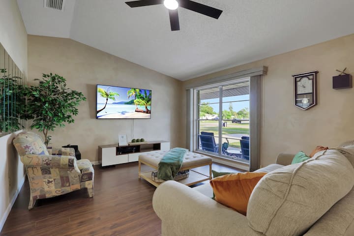 Paws And Peace Lakeview Escape! - North Fort Myers, FL