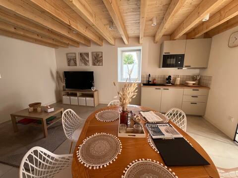 F2 house, sleeps 6, with terrace