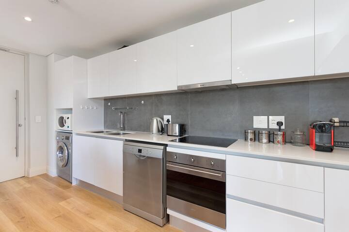 Alta Bay Penthouse gallery image 4