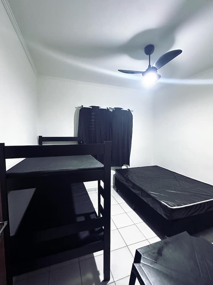 Schlafzimmer 2