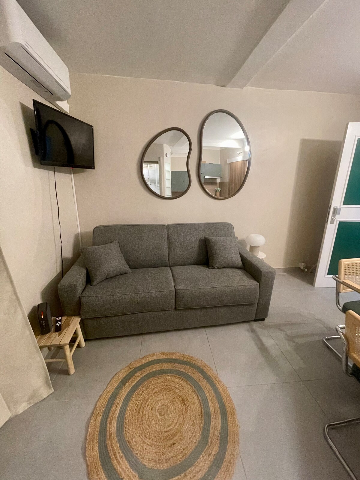 Successful Airbnb property: Suquet, Cannes Center • Palais des Festivals & Beaches within Walking Distance in Cannes