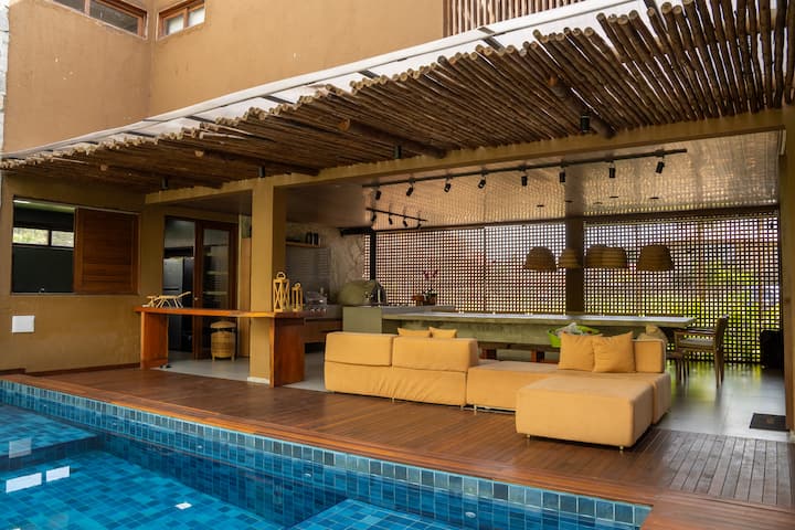 Hot Tub · Heated Pool · Kids Area · Cook
