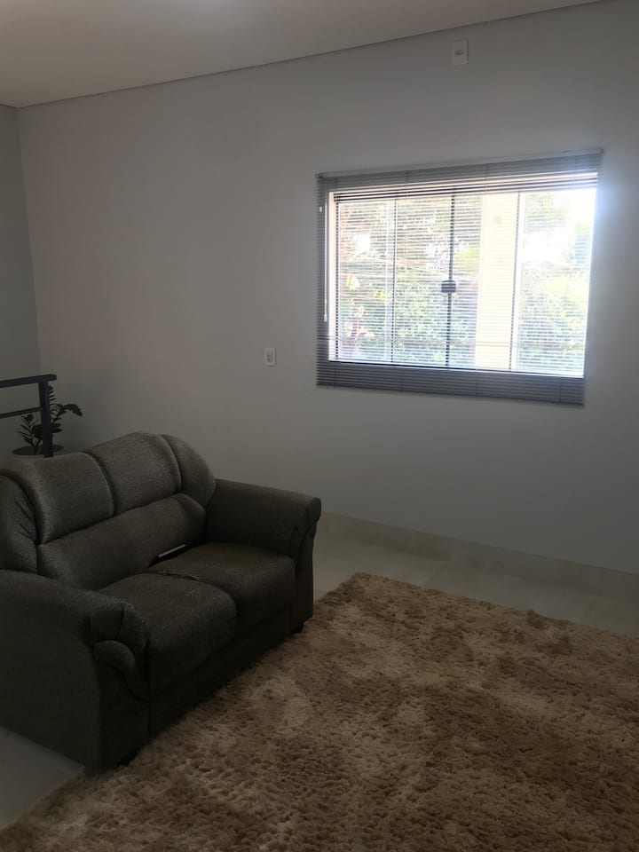 Casa Com 3 Qtos, 2 Banheiros E 1 Vaga De Garagem - Rio Verde