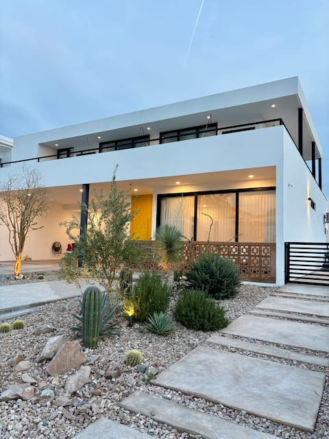 Beachside home with ocean view and heated pool