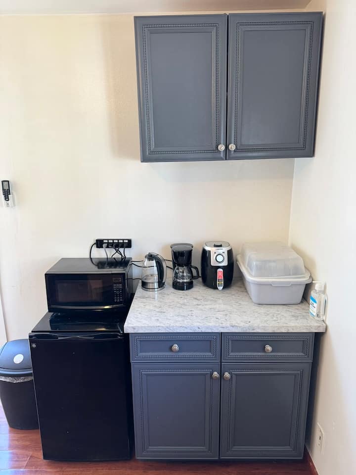 San Gabriel Commercial Center Single Room - Rosemead, CA
