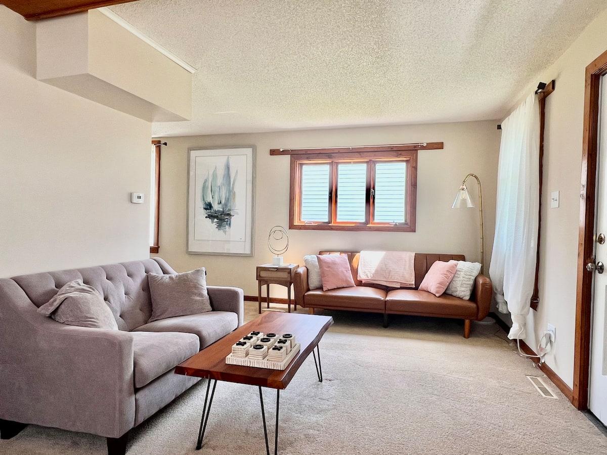Depew 2 Bed House, furnished house in Depew, NY
