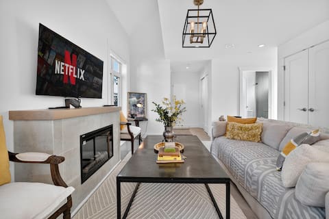 Popular Airbnb listing: Charming Country Home | West Pt Grey, UBC, Kits. in West Point Grey