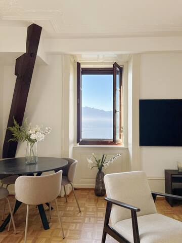 Waterfront | Lake view | Parking | City center gallery image 4