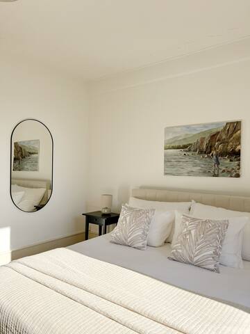 Waterfront | Lake view | Parking | City center gallery image 2