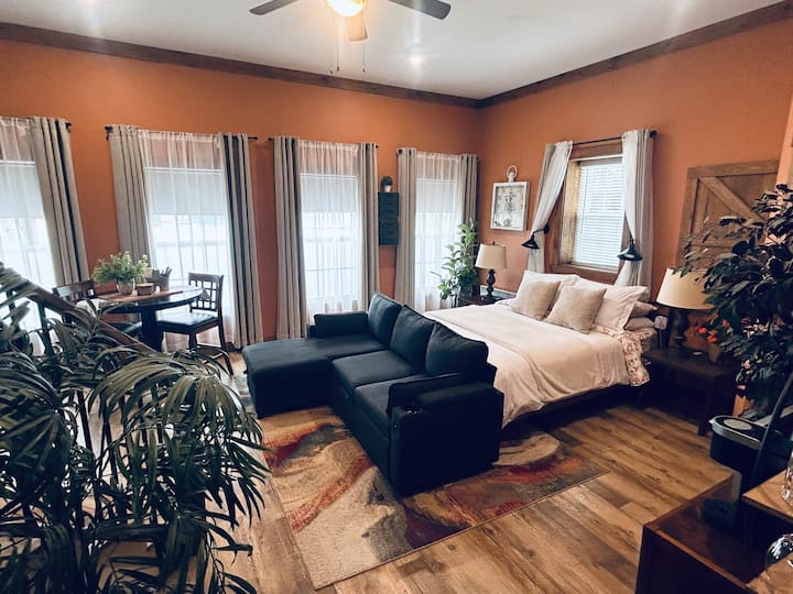 Willow’s Nest-studio Apartment - Deer Lake