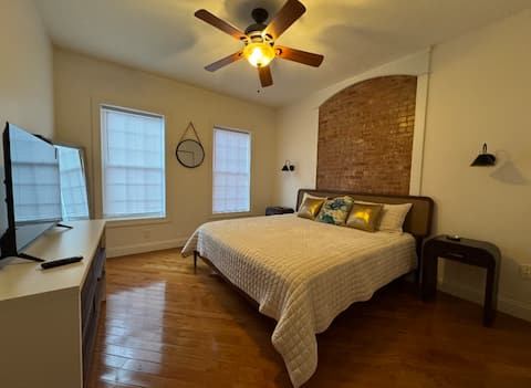 Historic Gem close to Market St.