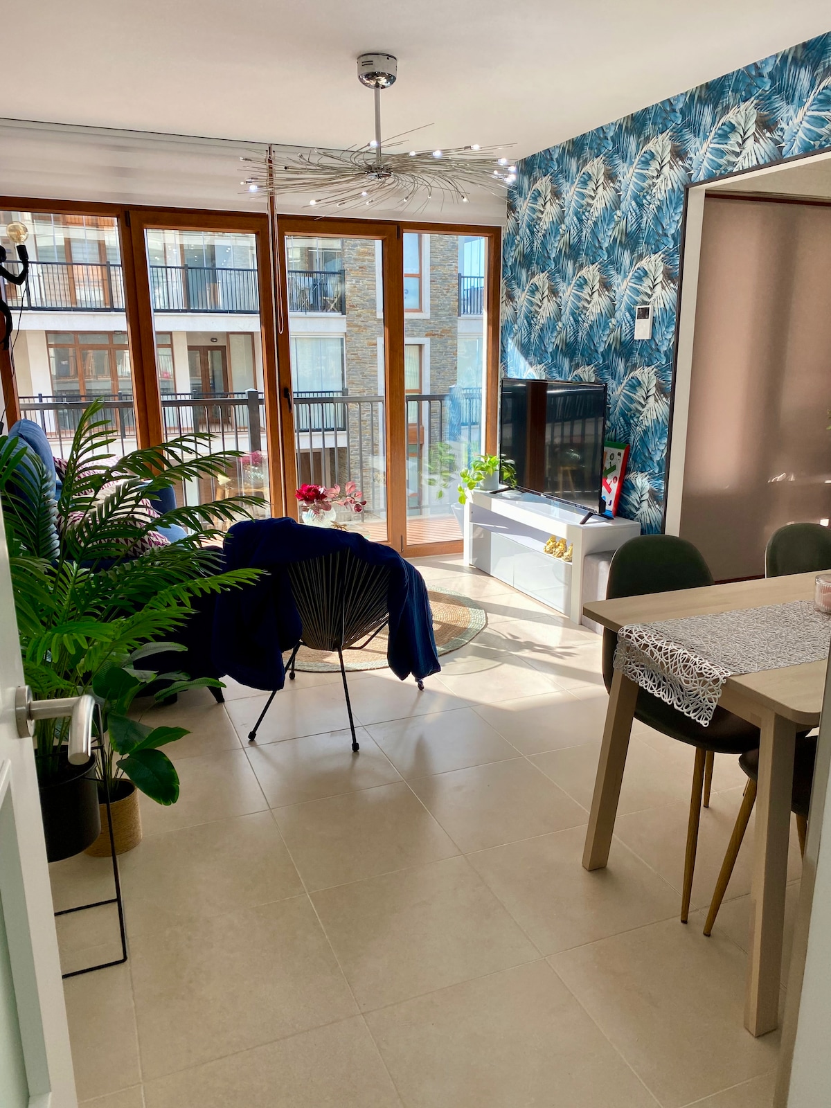 Top performing Airbnb: Oasis Azul (Wi-Fi, garage, pool) in Foz