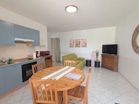 Propriété Airbnb réussie: Relaxing stay with pool – Beauval Zoo 23 km à Indre