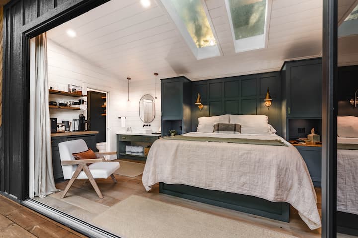 Luxury Tiny House With Hot Tub And Private Deck! - Alabama