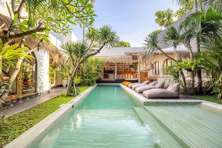 Private Pool Family 4br Villa Near Canggu - Bali
