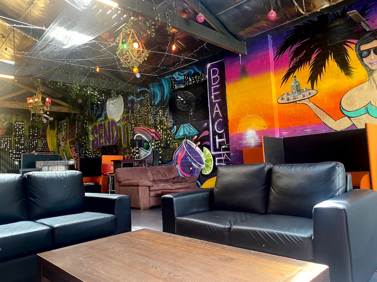Popular Airbnb listing: Venue, Party, Entertain, Stay in North Melbourne