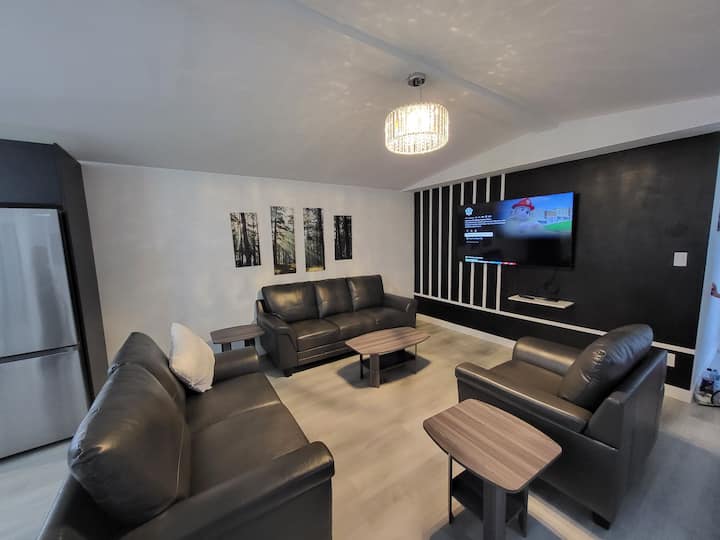 Modern Oasis In Hinton - Hinton