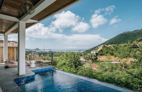 “Above The Coconuts - Villa Silk” Kuta Central