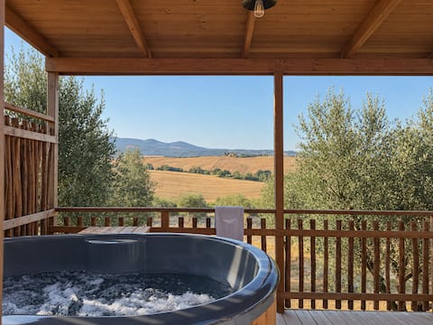 Annuncio Airbnb popolare: Lucrezia's Secret ~ Le Fraine and Olives Glamping a Santa Luce