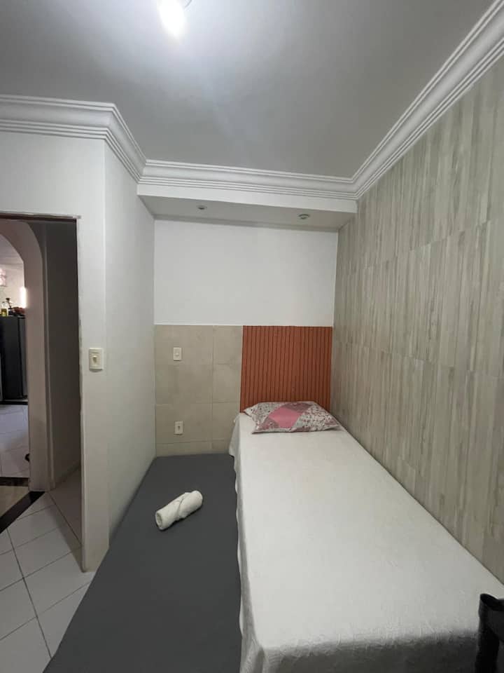 kitanda cha mtu mmoja kilicho na magodoro ya usaidizi, yenye starehe sana, yenye starehe