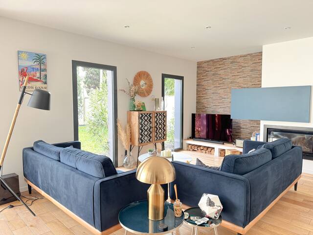 Villa d’architecte avec piscine. gallery image 4