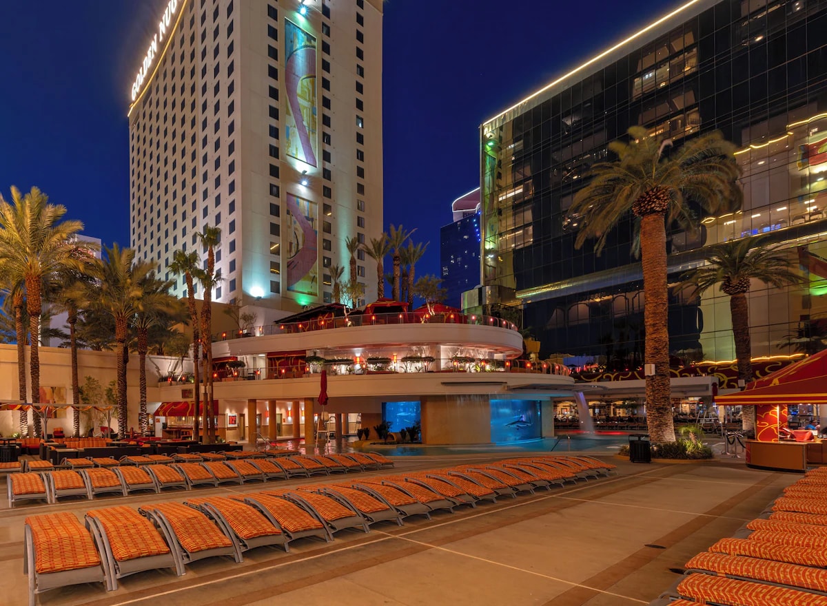 3 Deluxe Doubles at Golden Nugget Las Vegas! - Boutique hotels for