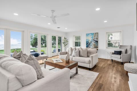Waterfront Home | Wedding & Family Getaways
