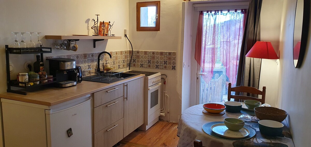 Propriété Airbnb réussie: Studio-Terrace, Train Station and Canal, ideal for bikes à Carcassonne