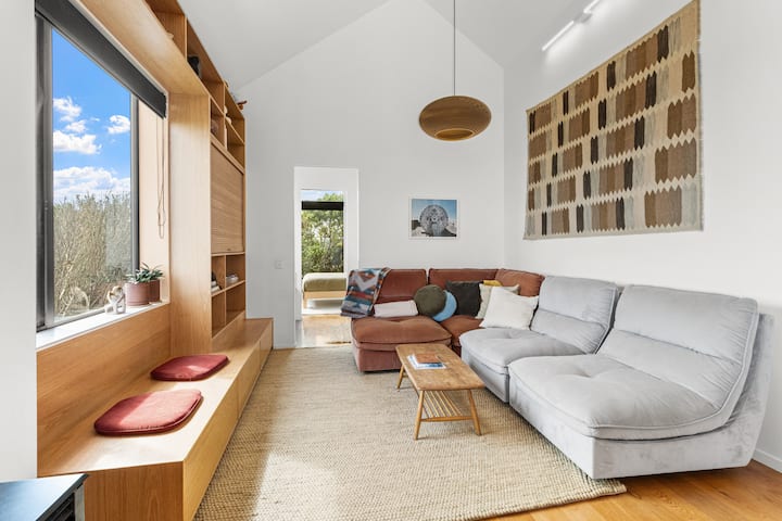 Seafront, Sauna & Architecture_the Surf Nest_full - Taranaki