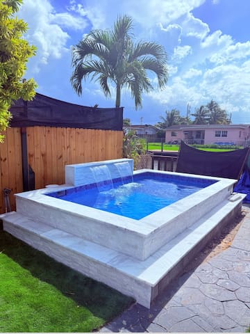 NEW Tropical Haven – Near Hard Rock & FLL Airport