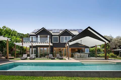 Lennox Estate -tennis court, sauna and gym