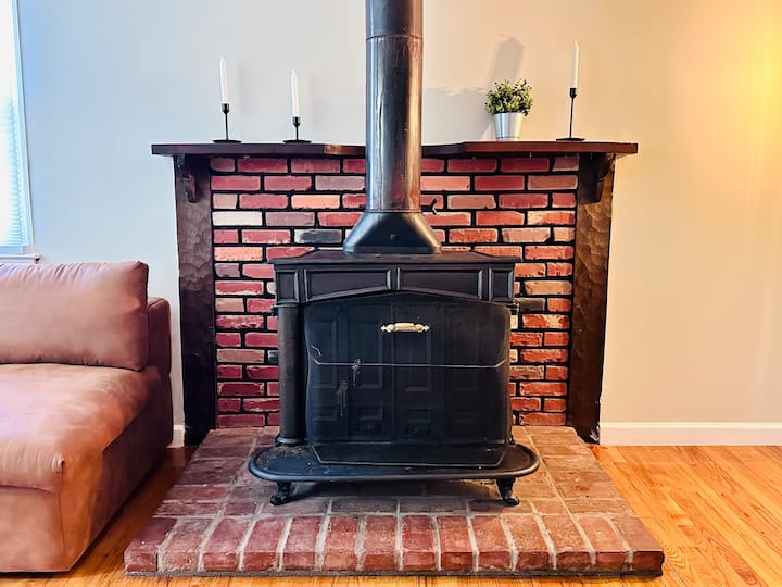 Cottage Home | Near Quinnipiac University - The Mill, Hamden