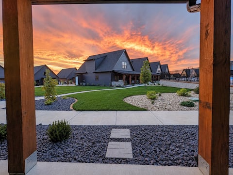 Pet-Friendly Home w/ Hot Tub Near Thunder Ridge