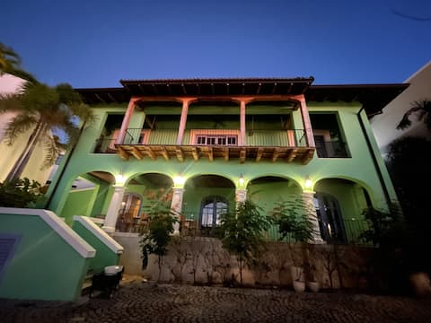 Stunning house with pool at beach in Las Catalinas