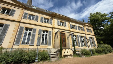 Villa in Burgundy, gatherings and group stays