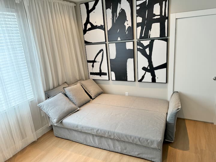 Modern Designed Condo In The Heart Of South Beach - Miami Beach, FL