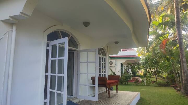 Exterior image 5