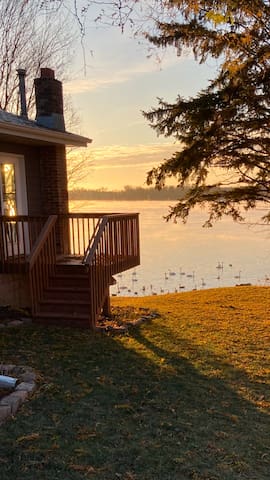 Cozy Getaway | Firepit + Lake + Relaxing Anytime