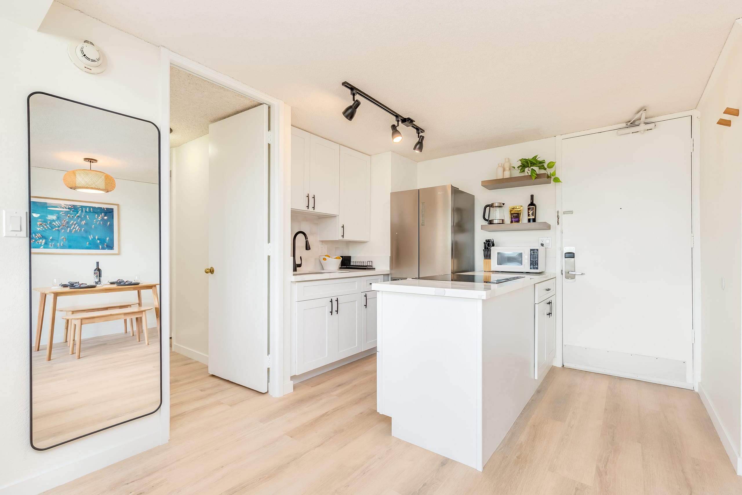 Condo in Honolulu · ★4.68 · 1 bedroom · 2 beds · 1 bath - Image 11