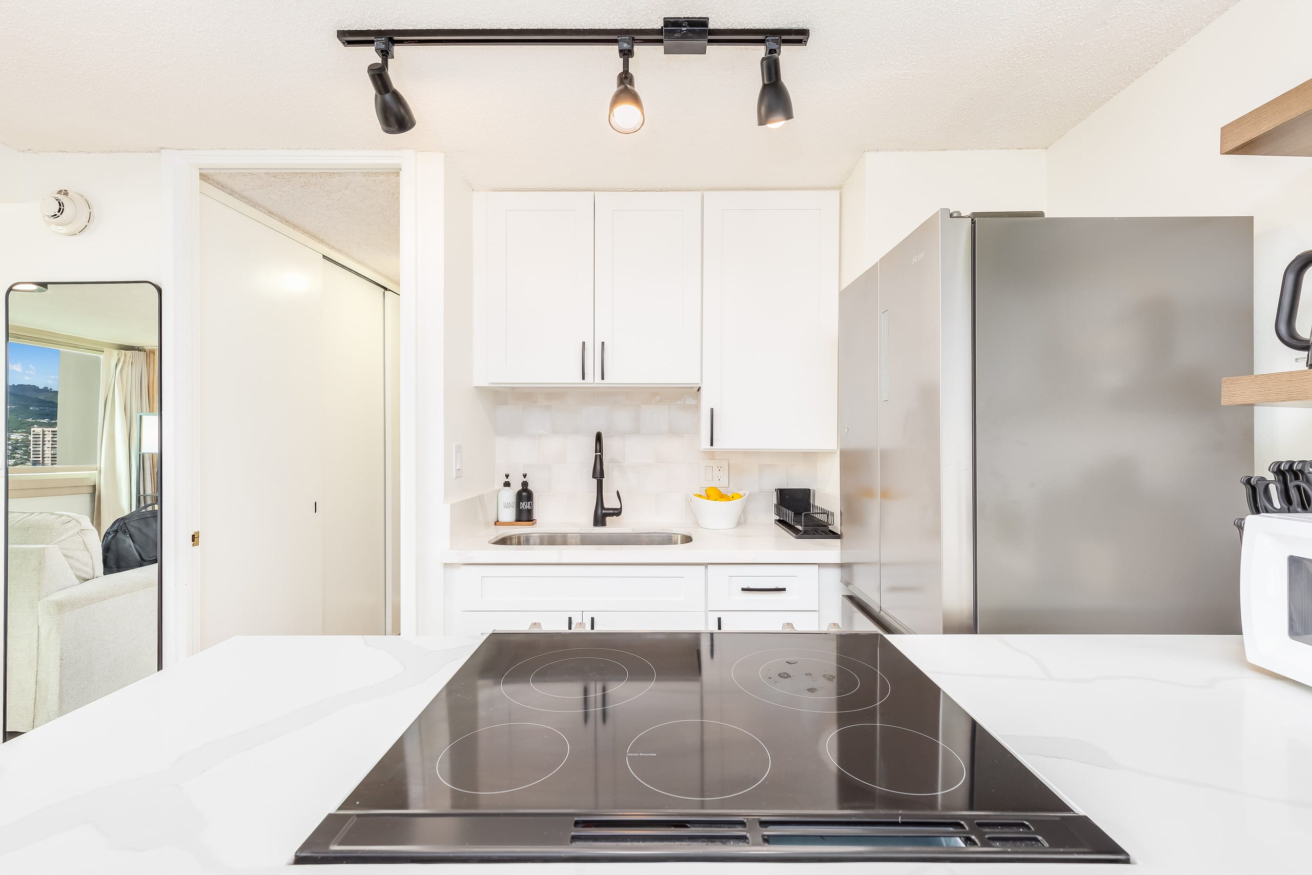 Condo in Honolulu · ★4.68 · 1 bedroom · 2 beds · 1 bath - Image 10