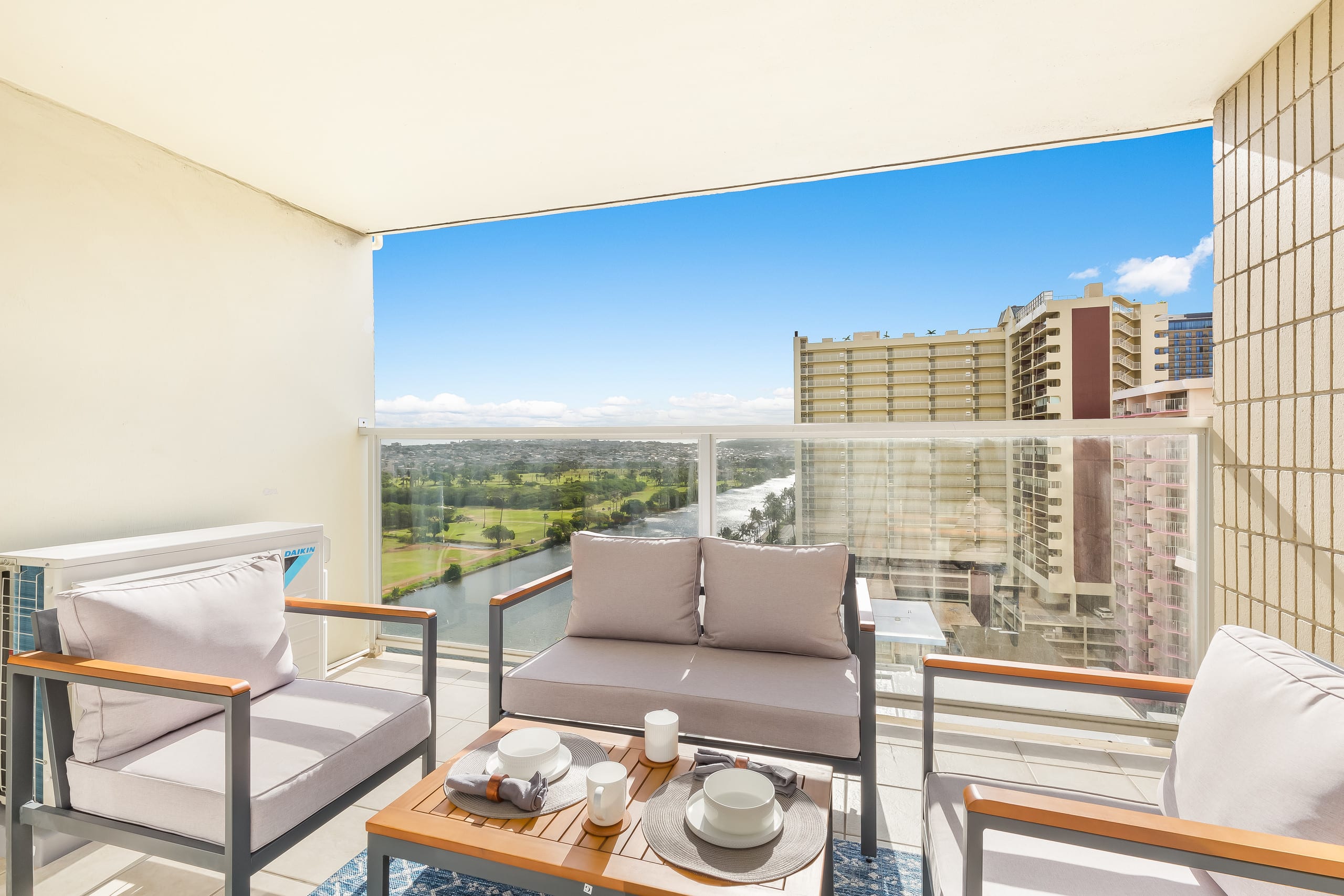 Condo in Honolulu · ★4.68 · 1 bedroom · 2 beds · 1 bath - Image 3