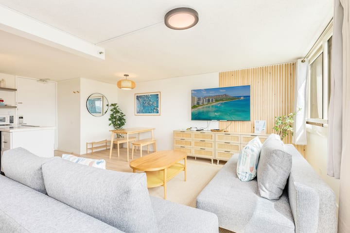 Golf Course & Mt Renovated Condo At Island Colony - Honolulu, HI