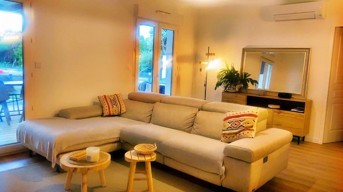 Propriété Airbnb réussie: Modern family villa, quiet & private pool. à Nîmes