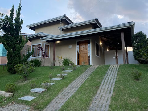 Top performing Airbnb: Single-story house with heated pool in Atibaia