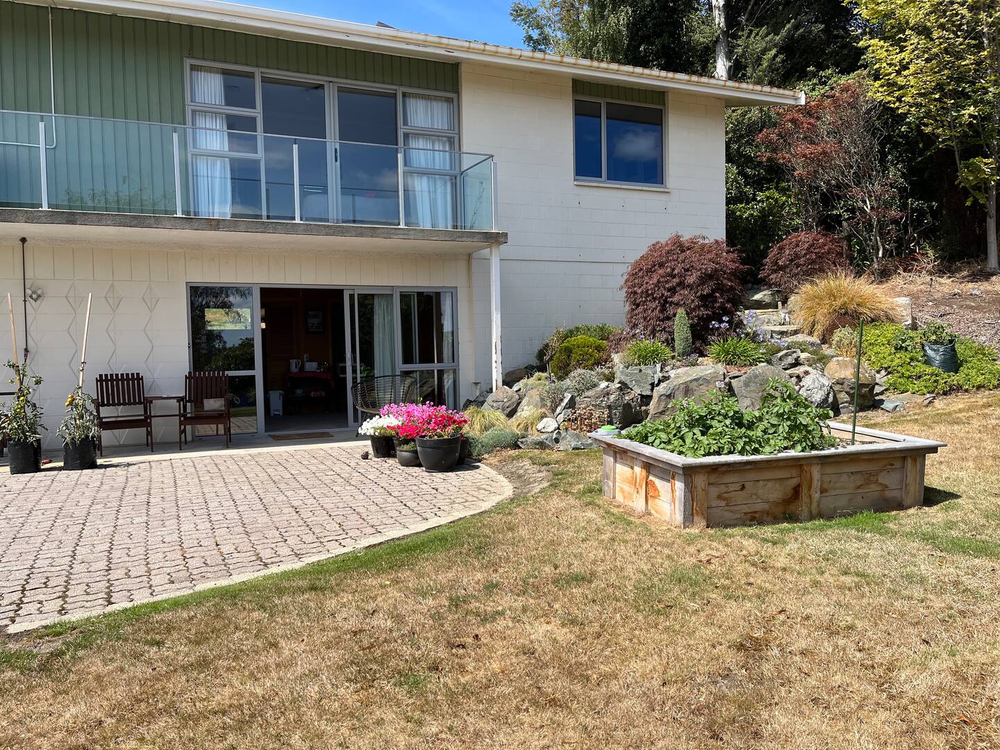 Hidden Gem With River Views 2